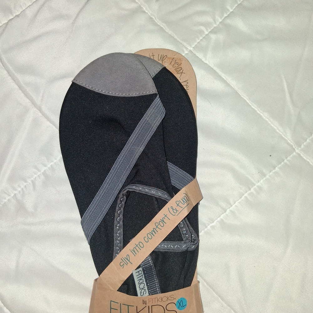 FitKicks Slip-On Ballet Flat in Black and Gray